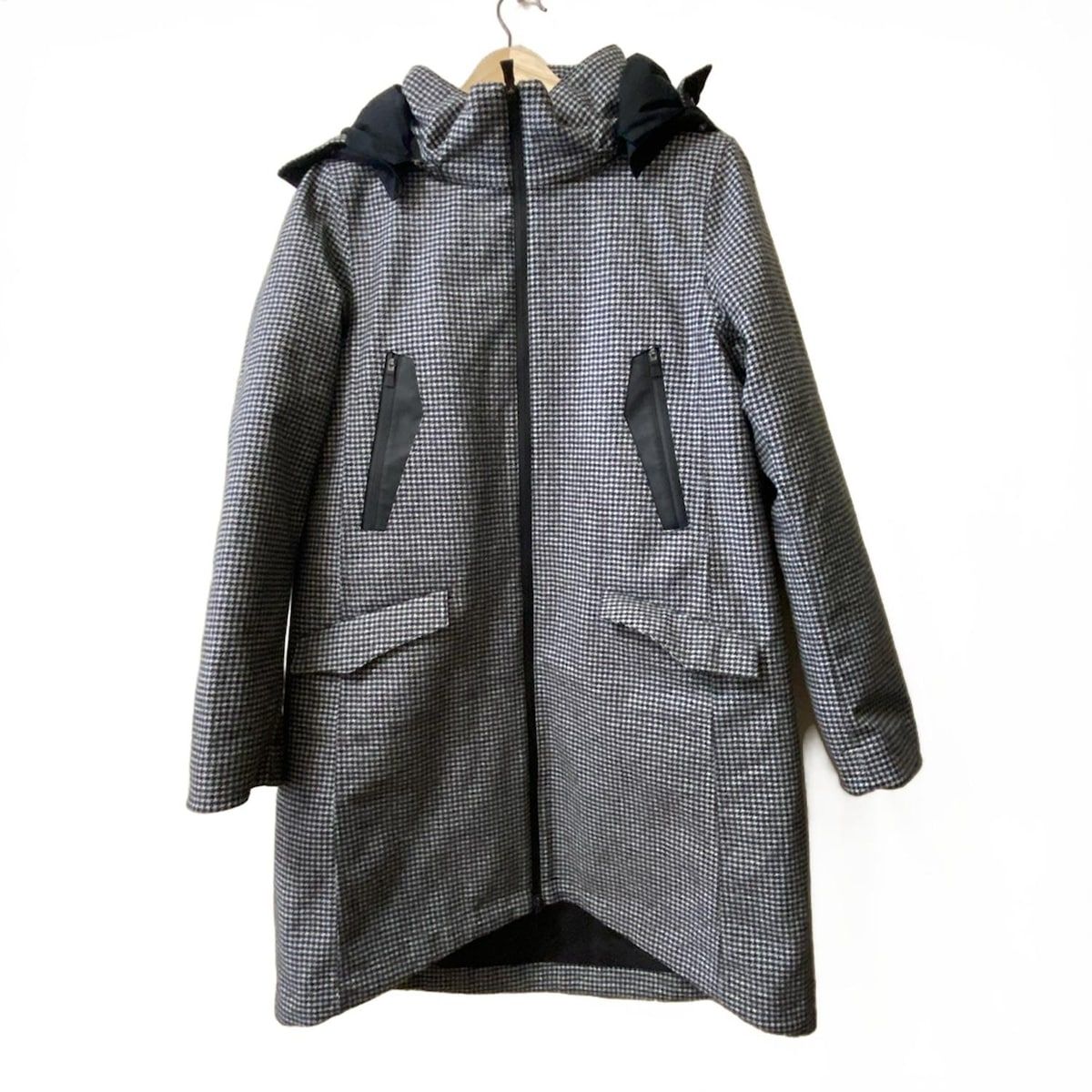 h*l様 美品 HERNO 中綿ライナー 比翼 秋冬 ロングコート 黒 48 h*l様 美品 HERNO 中綿ライナー 比翼 秋冬 ロングコート 黒 48