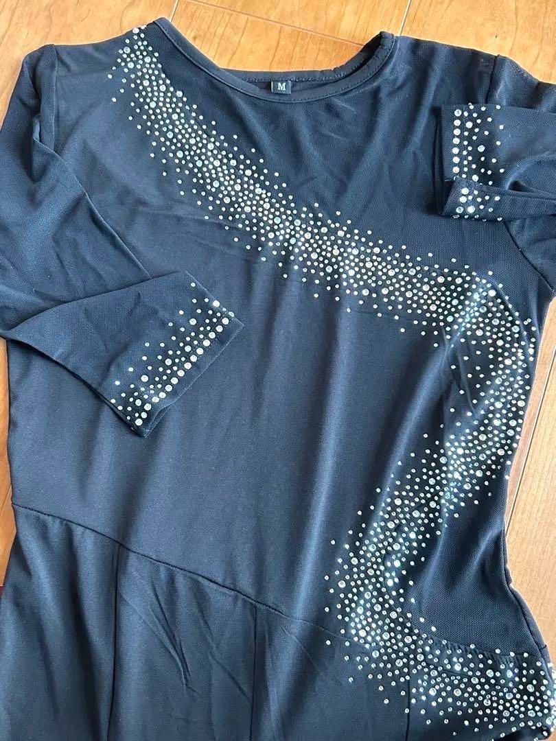 【新品】煌めくストーン付きスタンダード練習着★Mサイズ ダンスパーティーにも！ 新品未使用 【新品】煌めくストーン付きスタンダード練習着☆Mサイズ