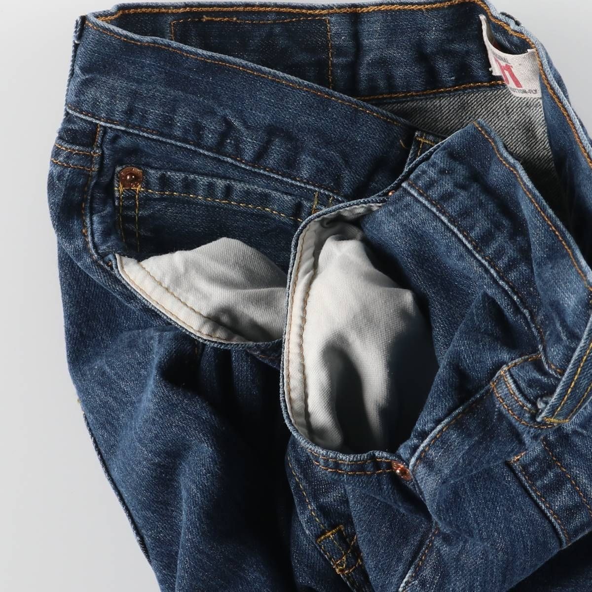 LEG BUTTON-FLY