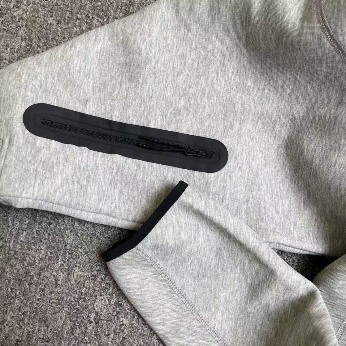 テックフリース フーディー