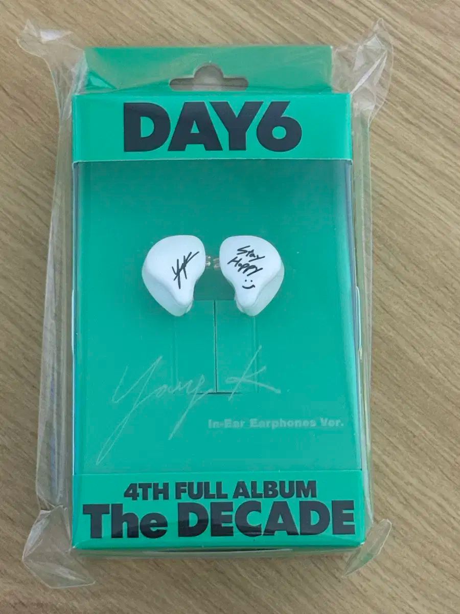 DAY6 The Decade イヤフォン ヨンケイ DAY6 The DECADE In-Ear Earphones ヨンケイ - メルカリ