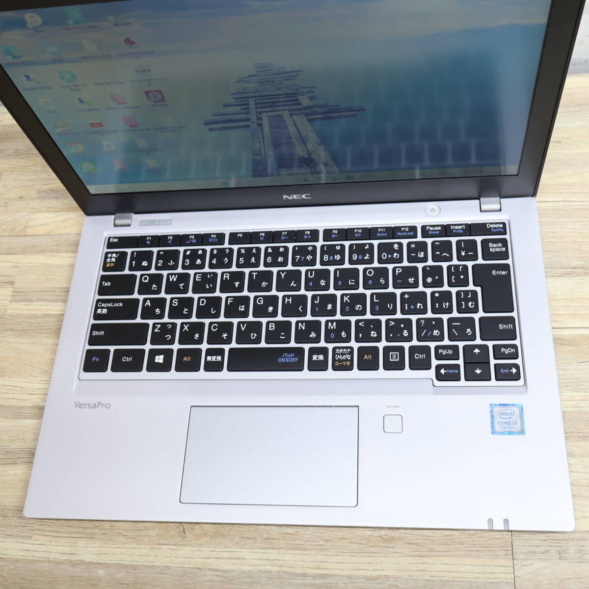 【パワフル】富士通 ノートPC Corei7 Win11高速モデル:F303 ☆美品 高性能7世代i3！SSD128GB☆VKL27B-3 Core i3-7130U TypeC