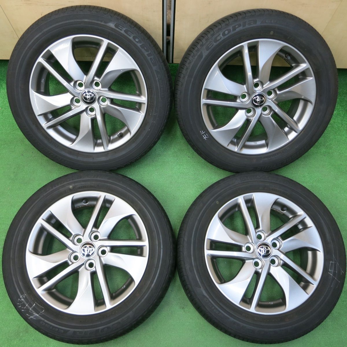 トヨタ純正 15インチ ホイール エコピアタイヤ付き　シエンタ トヨタ純正 15インチ ホイール エコピアタイヤ付き シエンタ