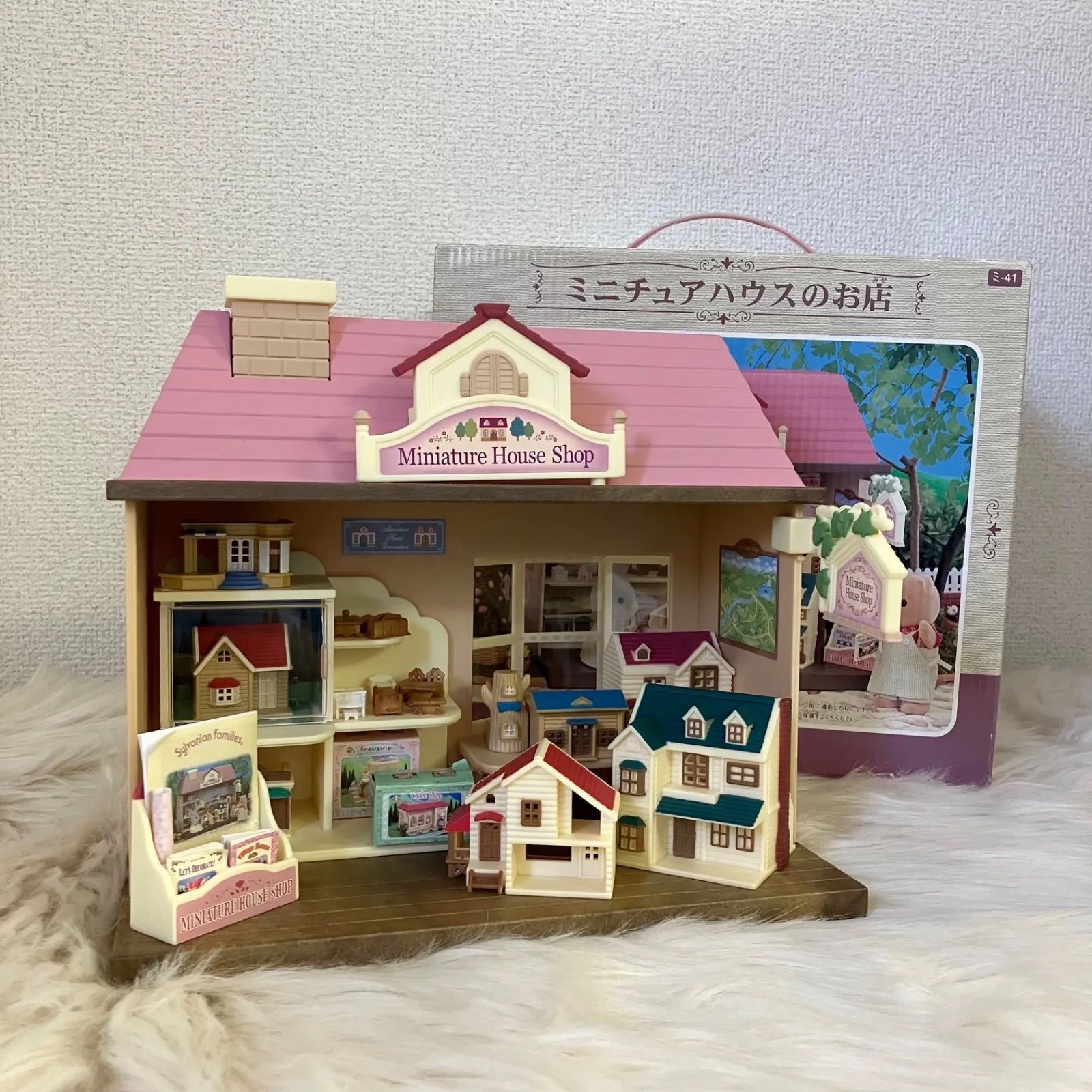 シルバニアファミリーミニチュアハウスのお店 Amazon.co.jp: シルバニアファミリー トイショップ 海外版