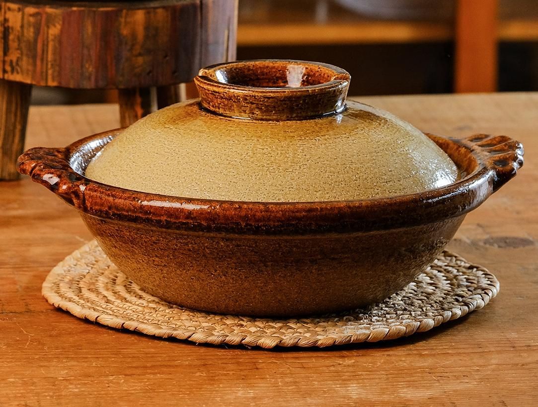 日本製（滋賀県）信楽焼 土鍋 9号 3～5人用 直火専用 陶器キッチン調理器具 日本製（滋賀県）信楽焼 土鍋 9号 3～5人用 直火専用 陶器