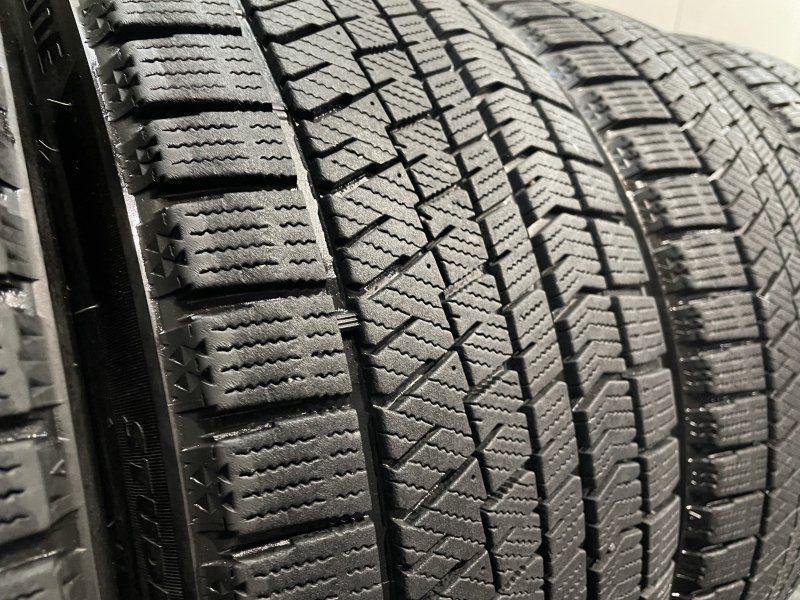BS BRIDGESTONE BLIZZAK VRX2 245/40R18 18インチ スタッドレス 4本 スカイライン レクサスGS audi/A4/A4アバント/A6/TT等　(KTI271)クレジットカード QRコード決済可能 BS BRIDGESTONE BLIZZAK VRX2 245/40R18 18インチ スタッドレス 4本