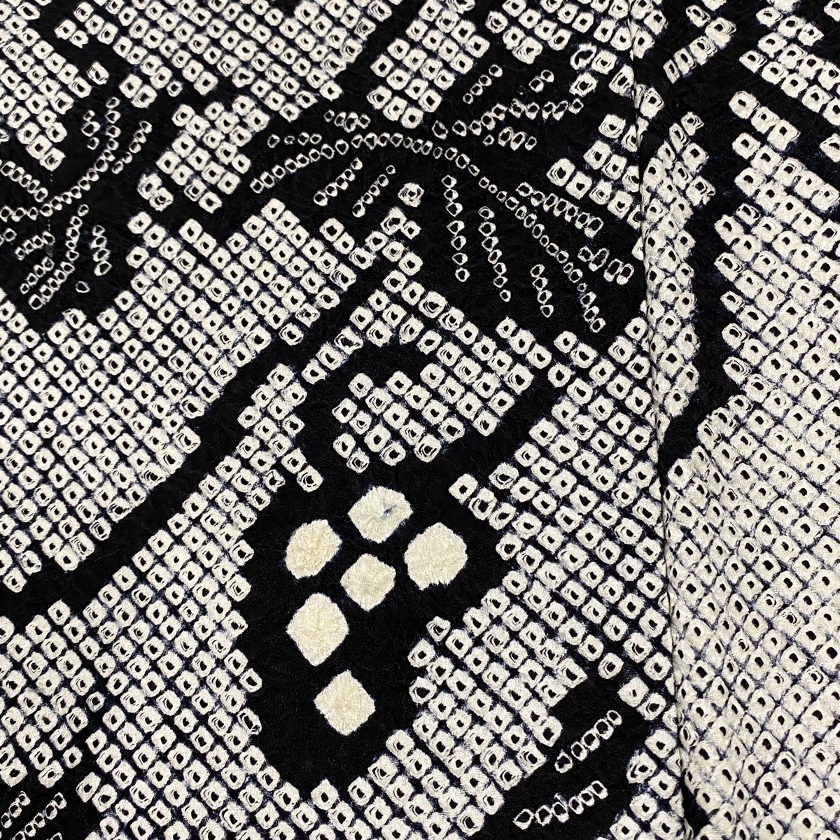 小紋 身丈163.5cm 裄丈63.5cm S 袷 葉 実 総絞り 黒灰 正絹 美品 名品  