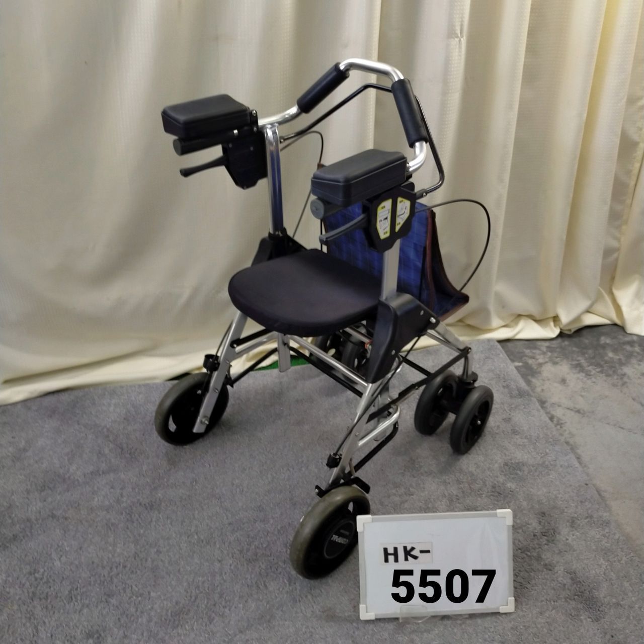 こうわせいさくじょシルバーカー