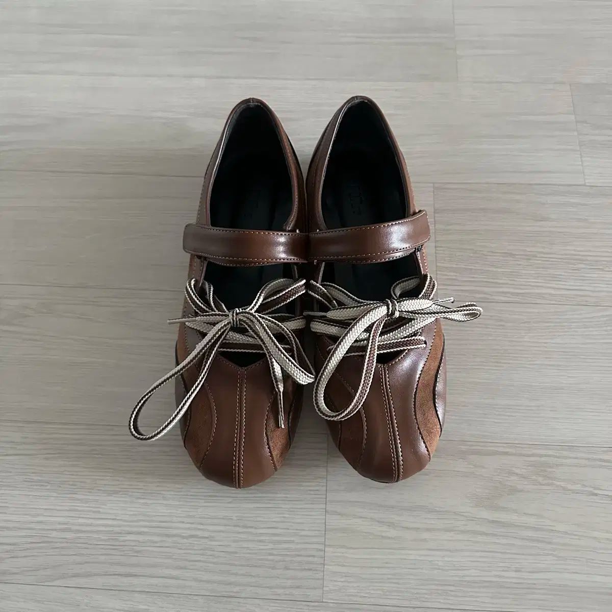 フラットシューズ・バレエシューズ Forrr フォルン MARY JANE(メリージェーン) ブラウン 250 マジックテープ シニア