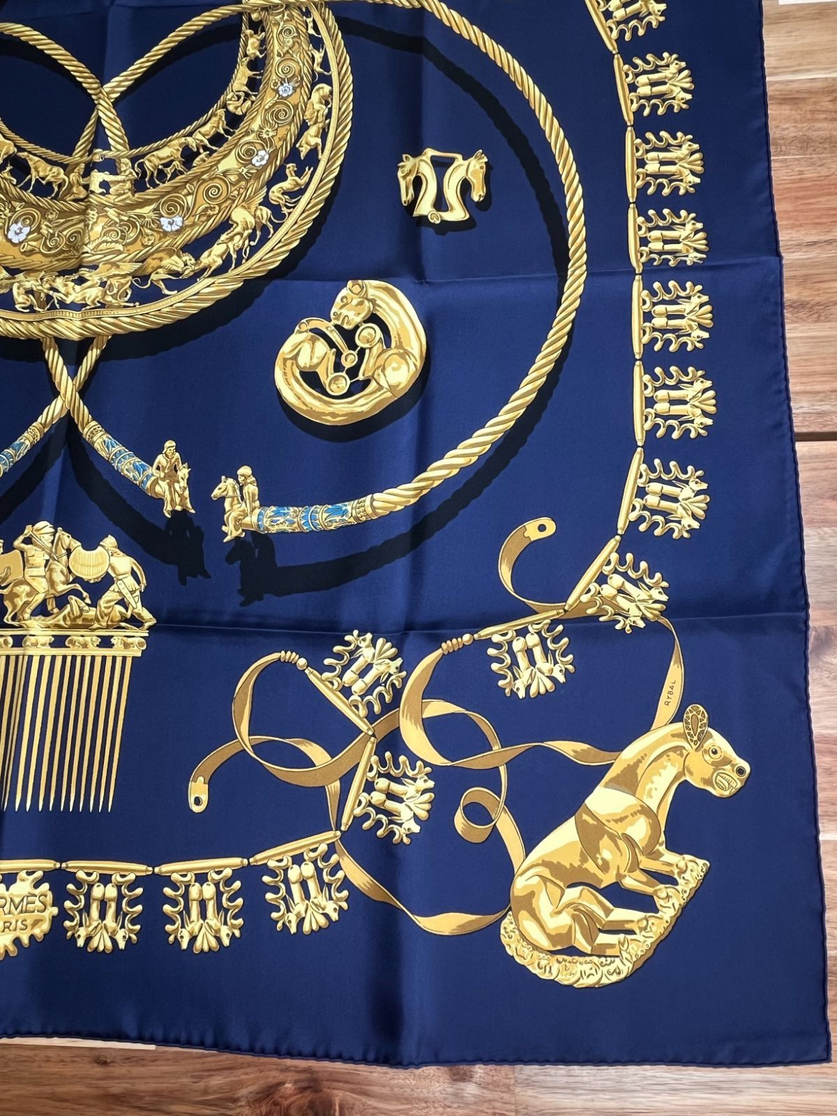HERMES エルメス カレ90 LES CAVALIERS D'OR 黄金の騎士