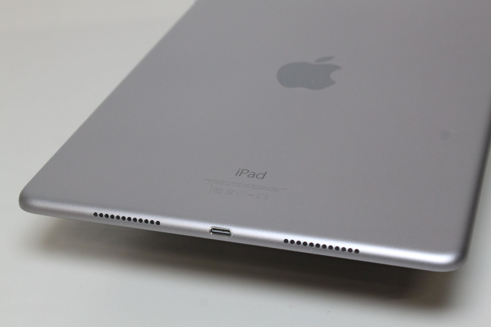 ジャンク品/SIMフリー】iPad Pro（9.7インチ）Wi-Fi+セルラー/256GB