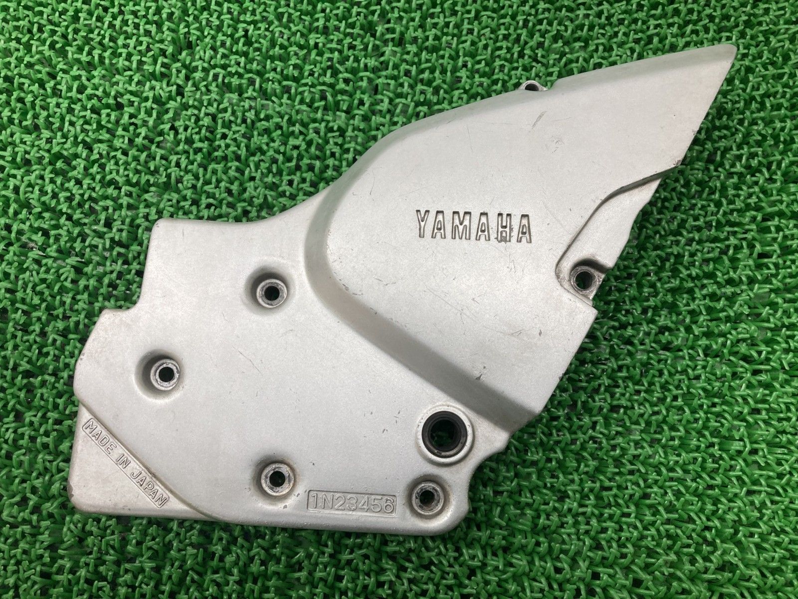 XJR400R エンジンカバー 4HM ヤマハ 純正 バイク 部品 スプロケットカバー 曲がり無し 品薄 希少品 車検 Genuine 【中古】 39