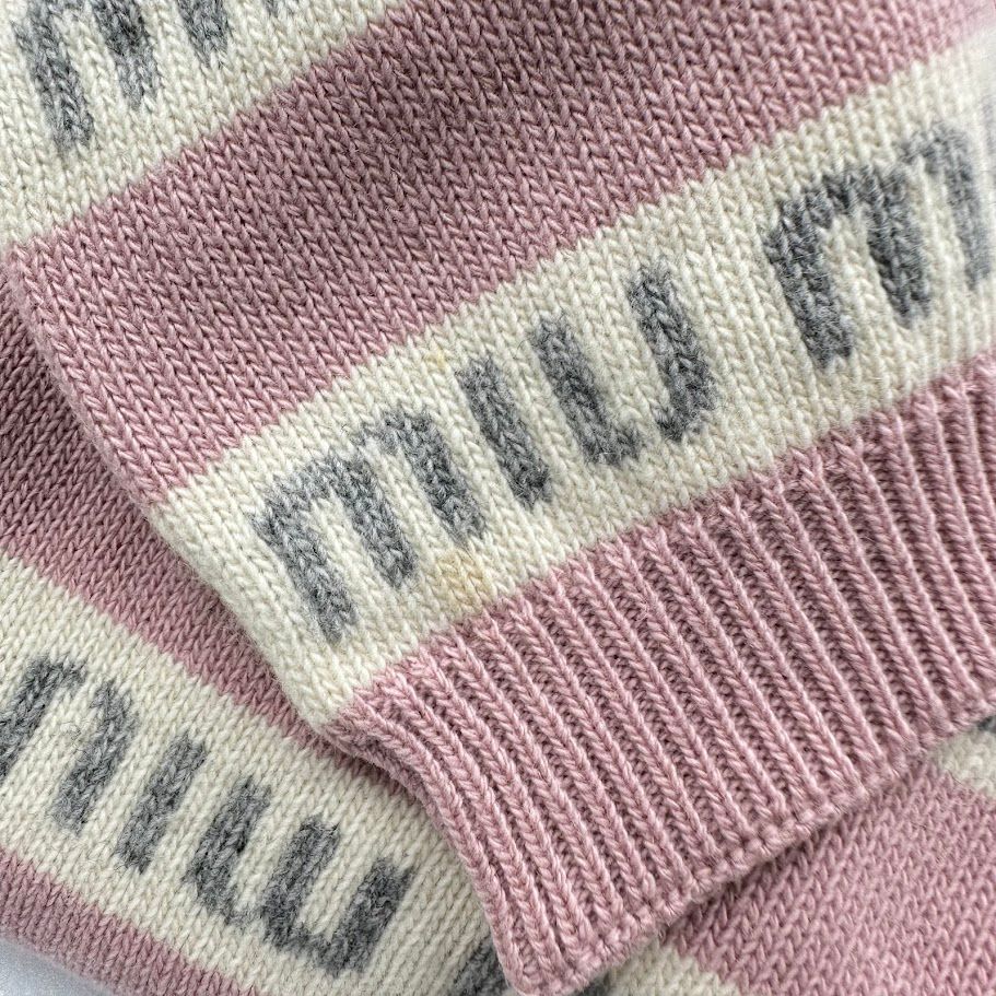 MIUMIU ミュウミュウ マフラー ピンク - メルカリ