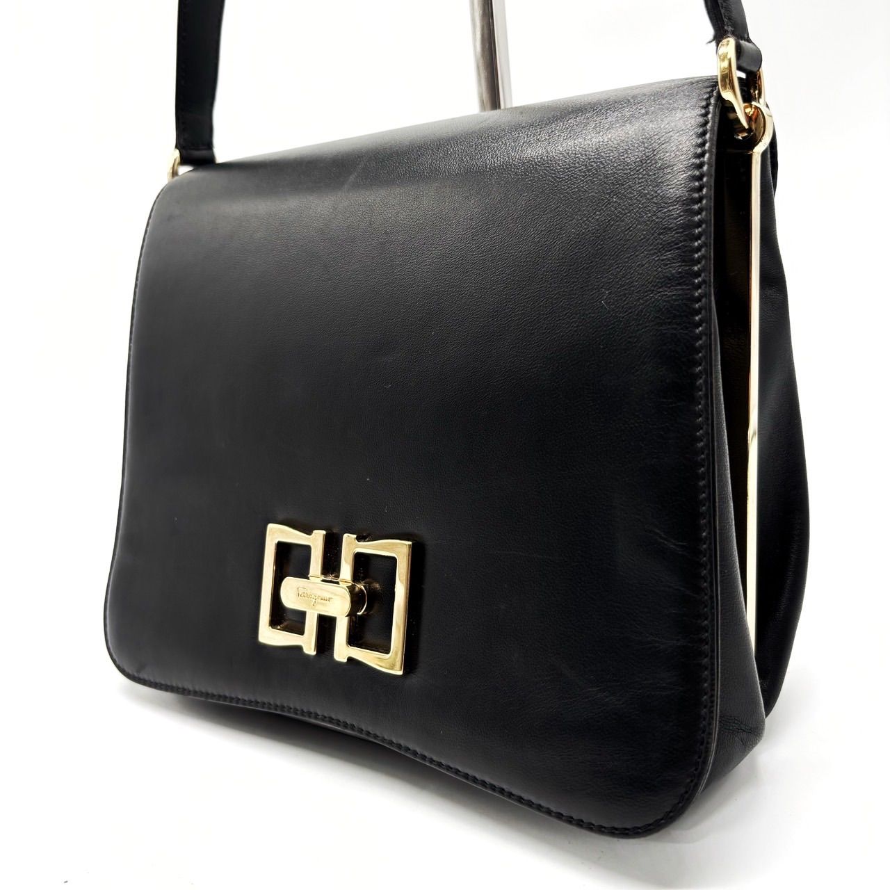 良品】 Salvatore Ferragamo サルヴァトーレフェラガモ ショルダー 