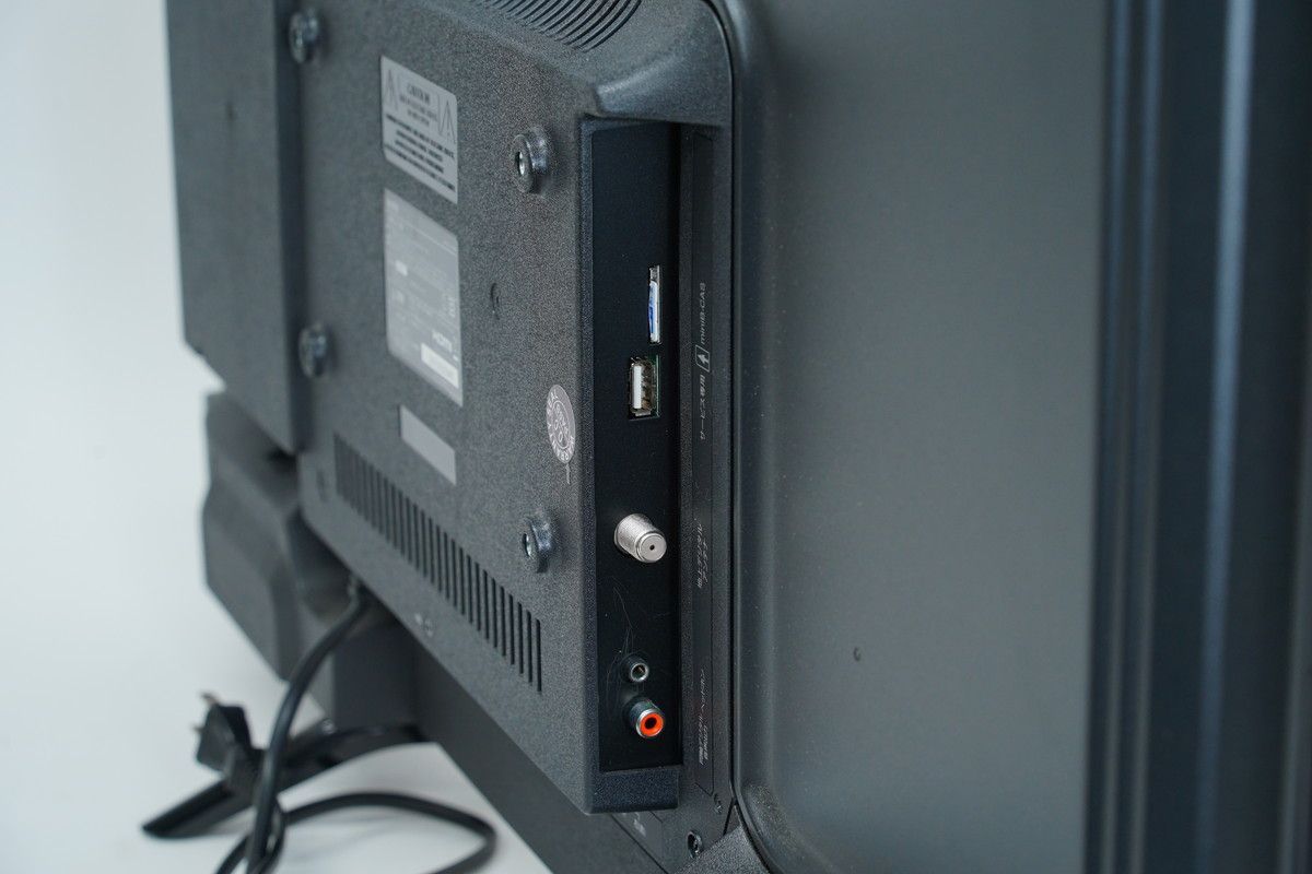 ハイビジョン液晶テレビ