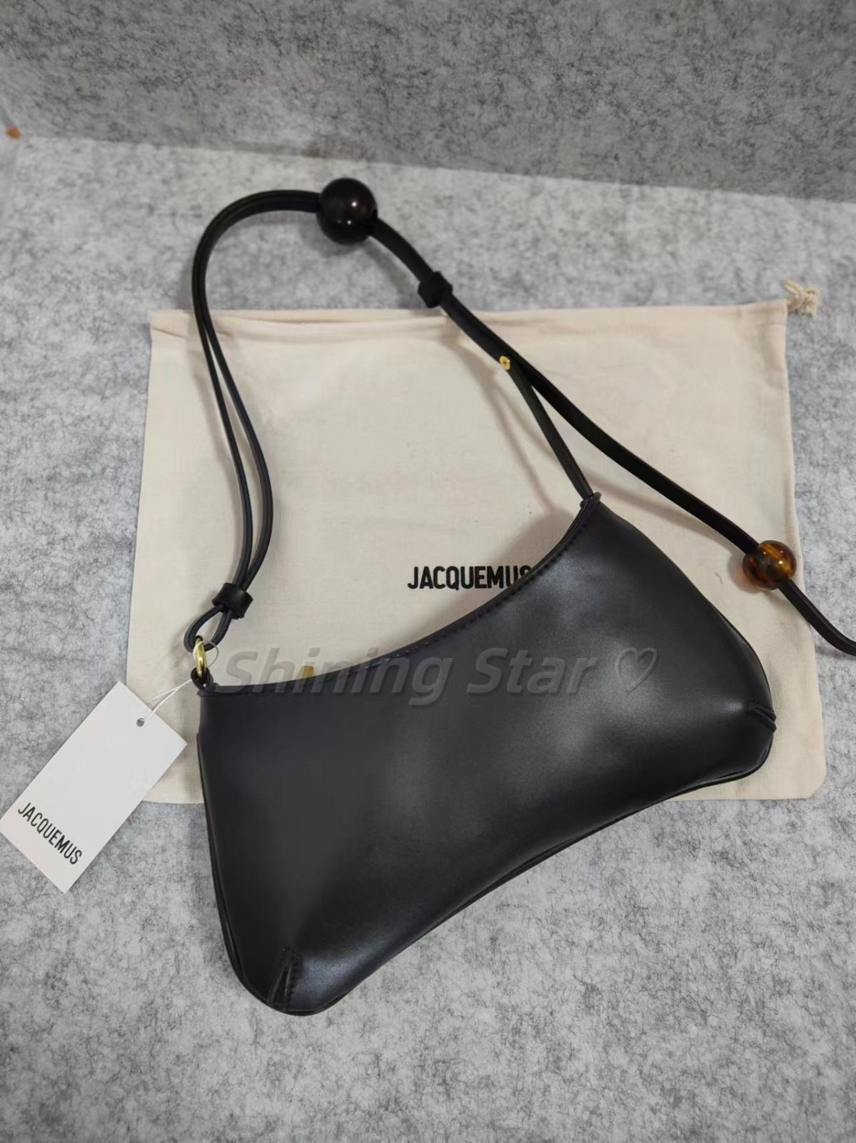 JACQUEMUS ビーズショルダーバッグで