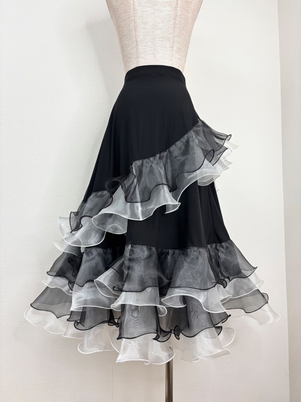 新品》社交ダンス ブラック×ホワイト オーガンジーフリル