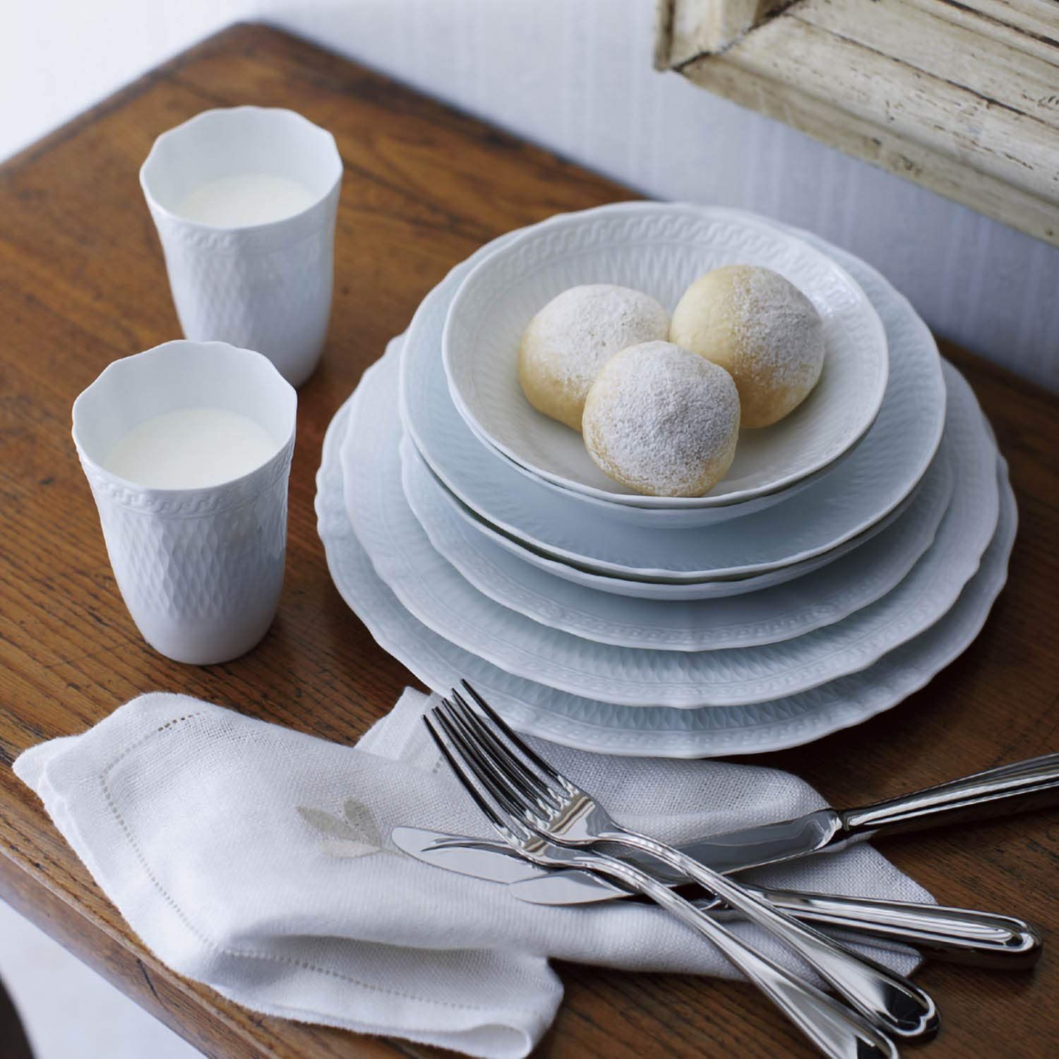 在庫処分】ブルー 花柄 17cm 梅の花 ミラノ 更紗調 皿 パンプレート