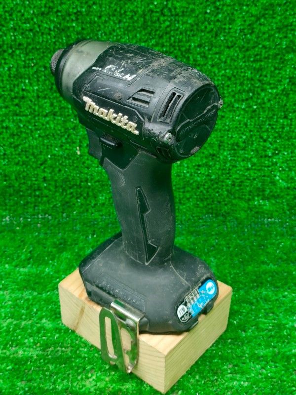 全国一律送料600円 マキタ 18V 充電式インパクトドライバ TD173DZB 黒 本体のみ 内部オーバーホール済み 動作 済み