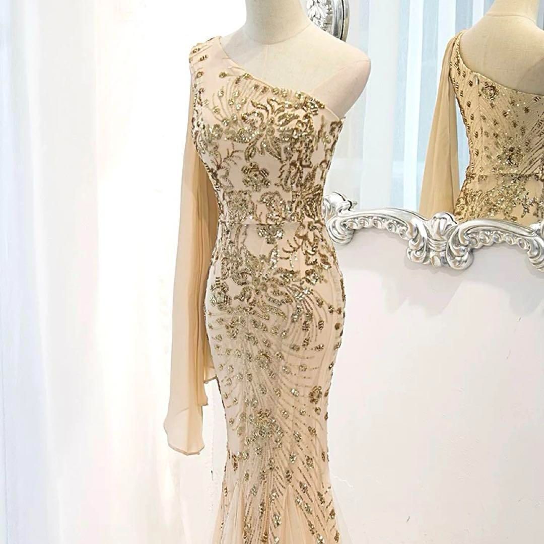 ビジューがオシャレなワンショルダー イブニングドレス♩.• 新品・未使用】スパンコールの美しい ワンショルダー イブニング
