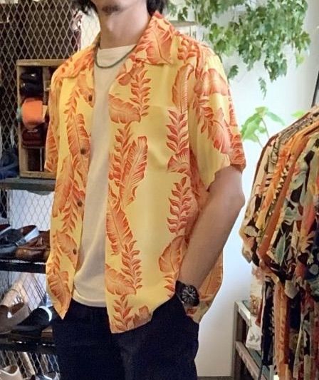 新品未使用品　 SUN SURF  BANANA LEAF u0026 HELACONIA / 半袖レーヨンシャツ / アロハシャツ / ハワイアン / バナナリーフ / イエロー(155)　Mサイズ
