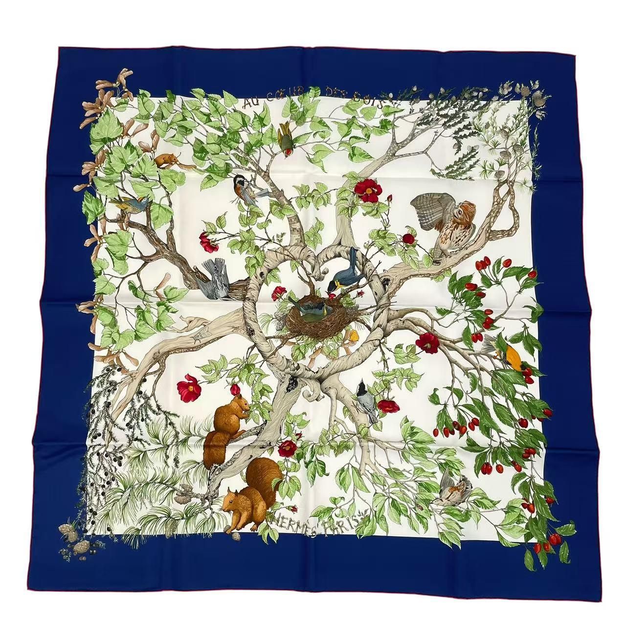 ベージュエルメスAU COEUR DES BOIS 森の中で　カレ90 スカーフ 新品同様 HERMES エルメス カレ90 AU COEUR DES BOIS 森の中で