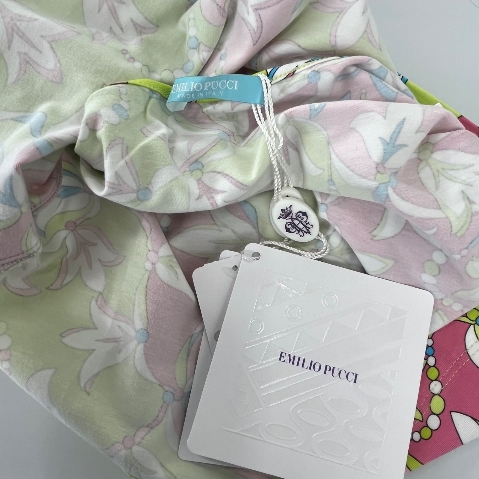 正規品⭐︎EMILIO PUCCIキャミソール⭐︎XSサイズ EMILIO PUCCI キャミソール ホルターネック マルチカラー総柄