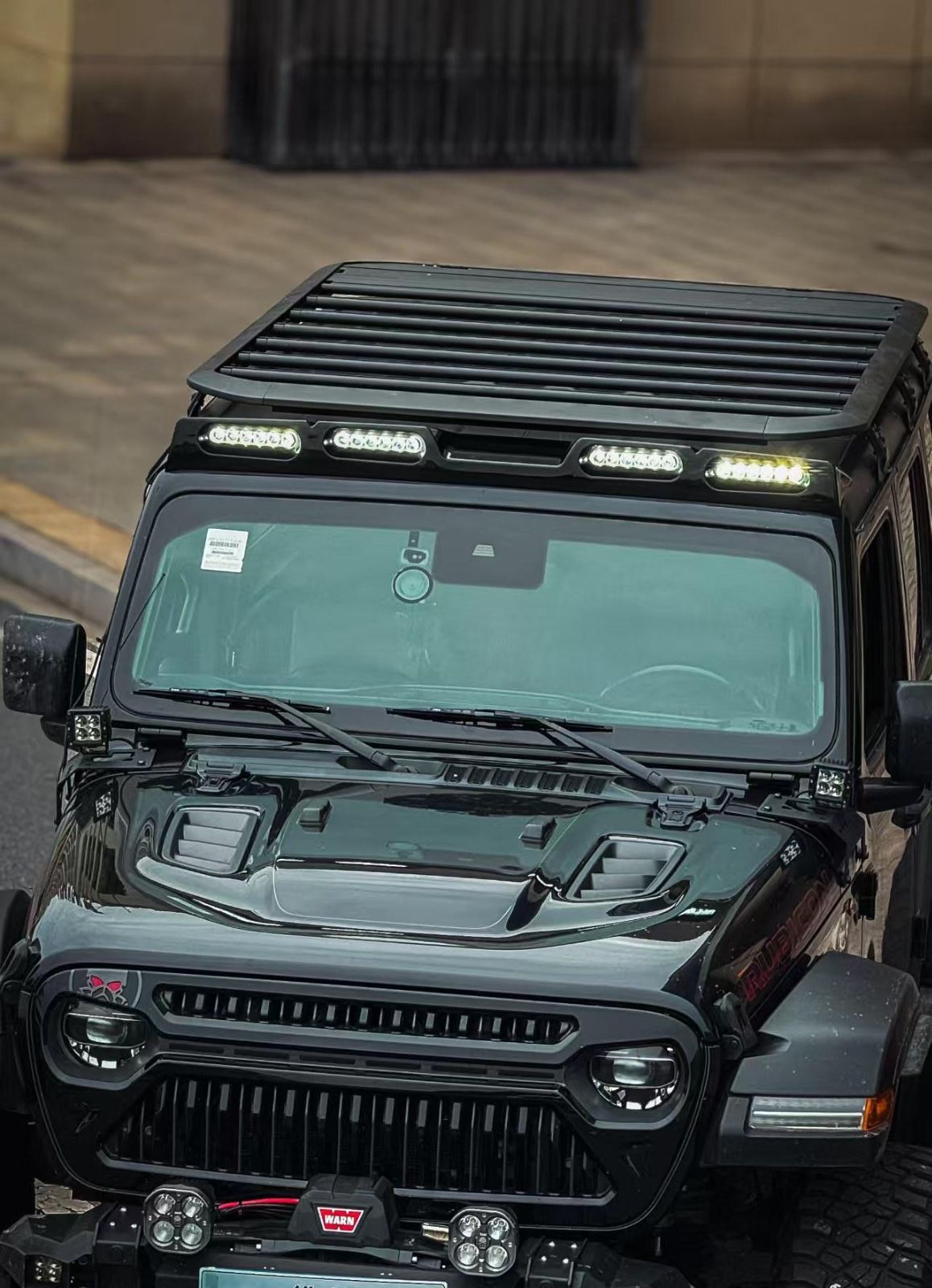 18-24吉普JL牧马人 四眼LEDトップライト - 角斗士デザイン ブラック 車上用探照灯