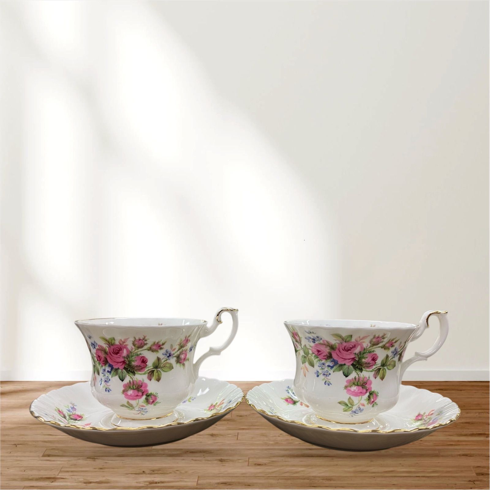 Royal Albert [Moss Rose] ロイヤルアルバート カップ＆ソーサー(廃盤