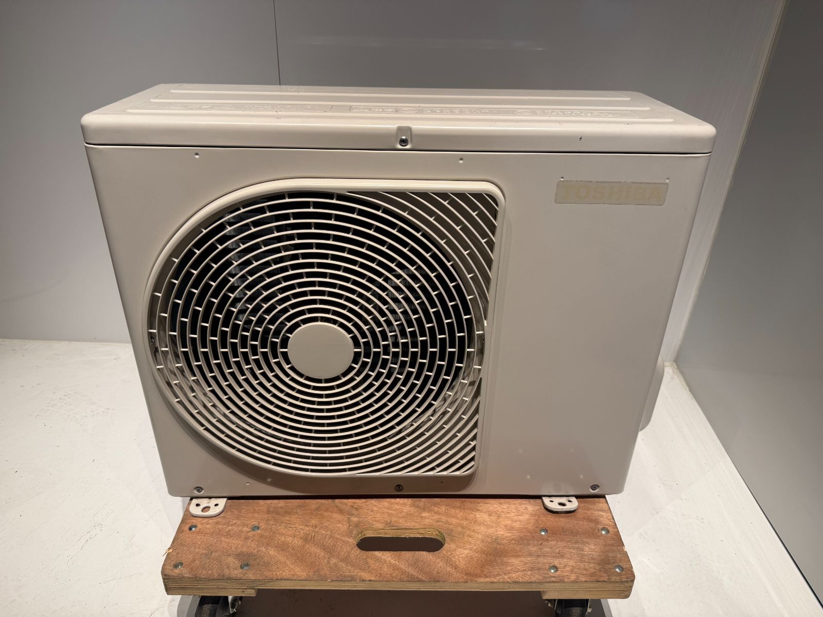 190　TOSHIBA　2020年製エアコン　6～8畳用　整備済み 190 TOSHIBA 2020年製エアコン 6～8畳用 整備済み - メルカリ