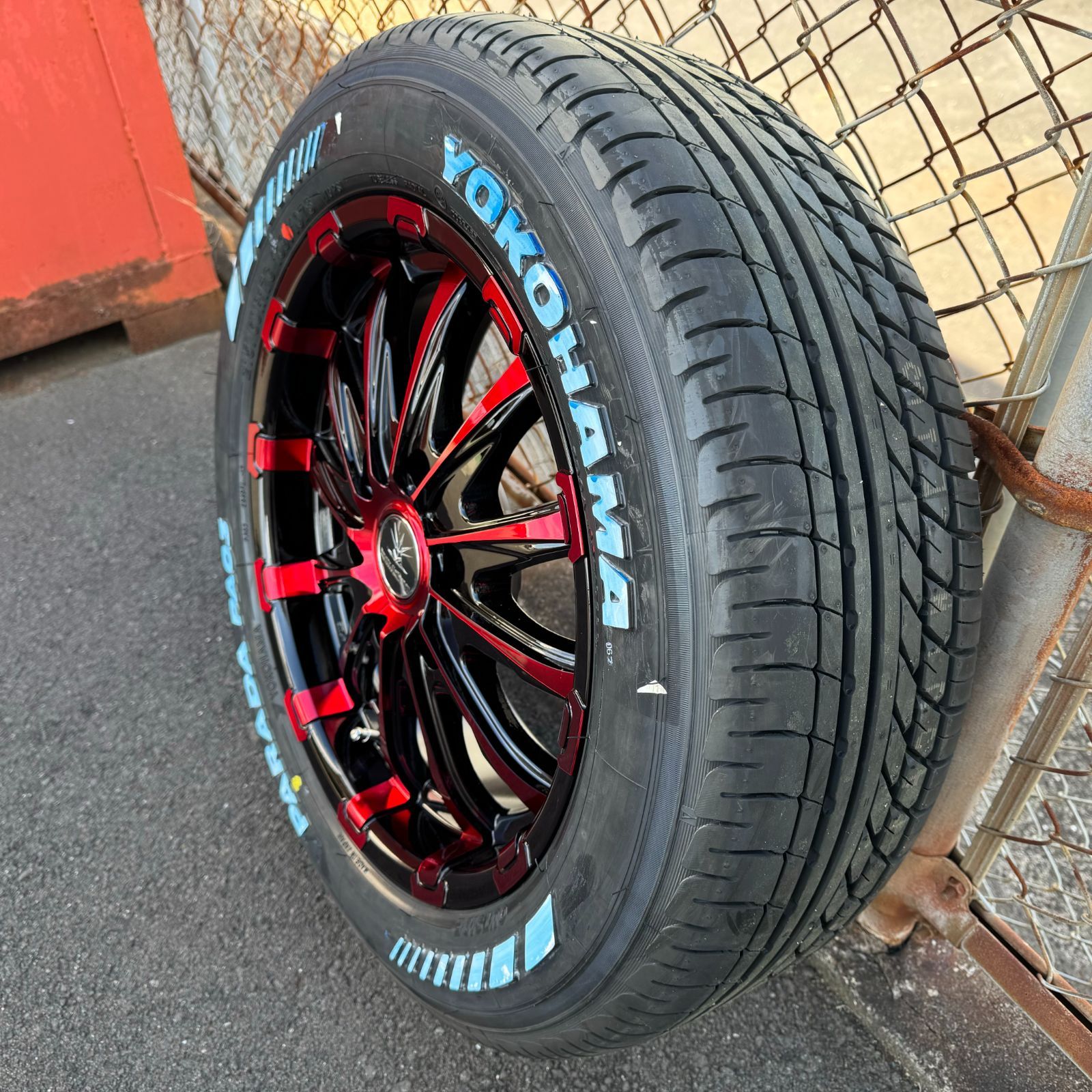車検OK ハイエース 17インチ タイヤホイールセット 4本セット 1 車検OK ハイエース 17インチ タイヤホイールセット 4本セット 1