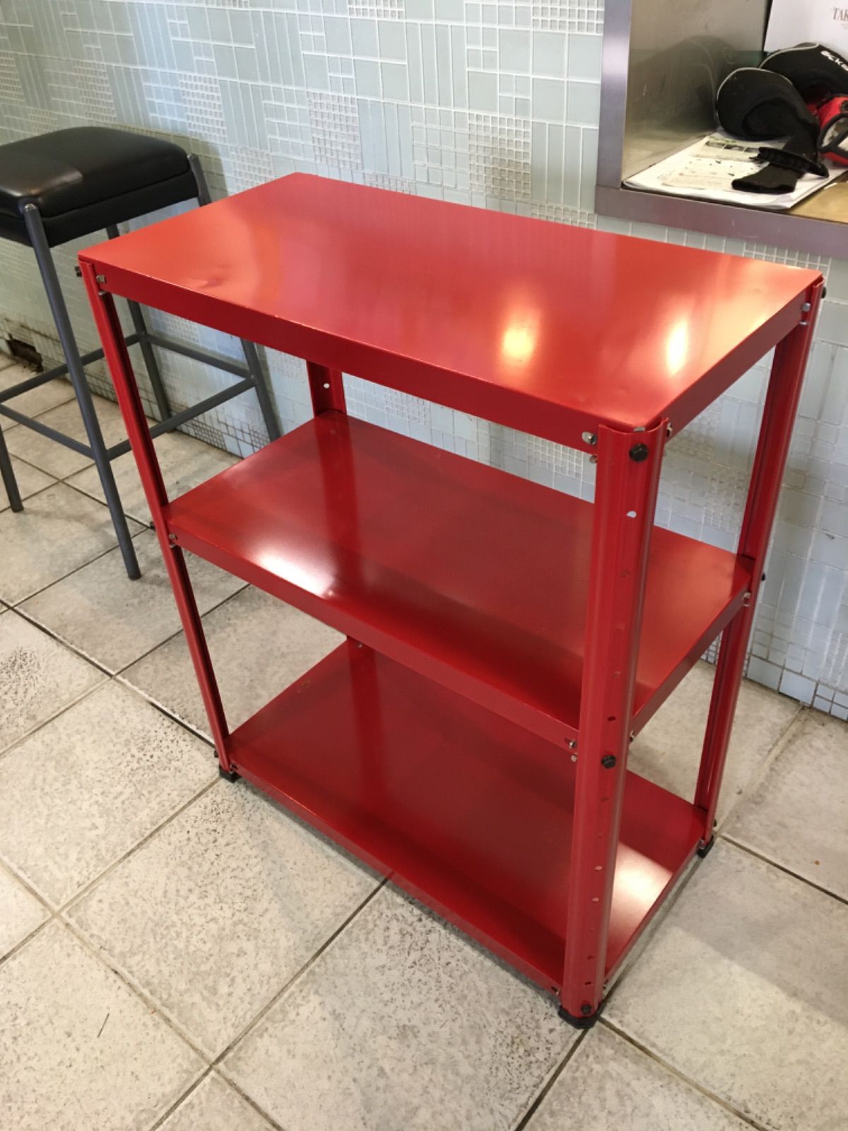新品未使用の3段型のレッドのスチールラックです‼️