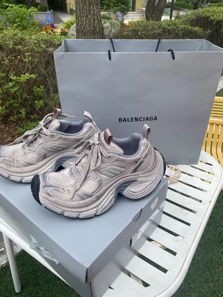 BALENCIAGA バレンシアガ 6xl taupe 41 265 ー 270