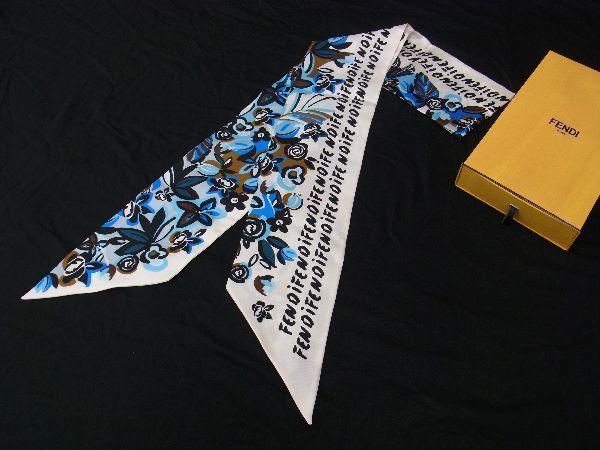 FENDI フェンディ マキシラッピー 総柄 花柄 リボンスカーフ レディース ホワイト系×マルチ AM9021