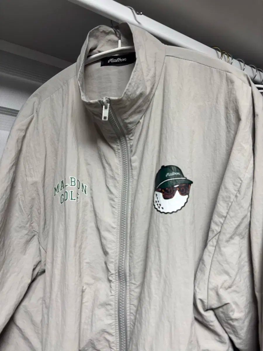 ウィンドブレーカー