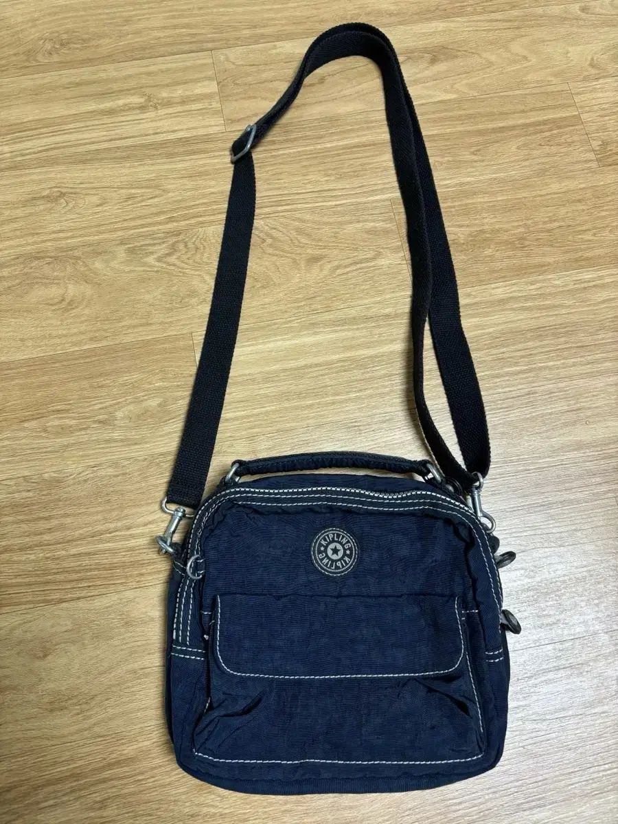 KIPLING.キプリング ネイビー メッセンジャーバッグ kipling - kipling キプリング ショルダーバッグ メッセンジャー