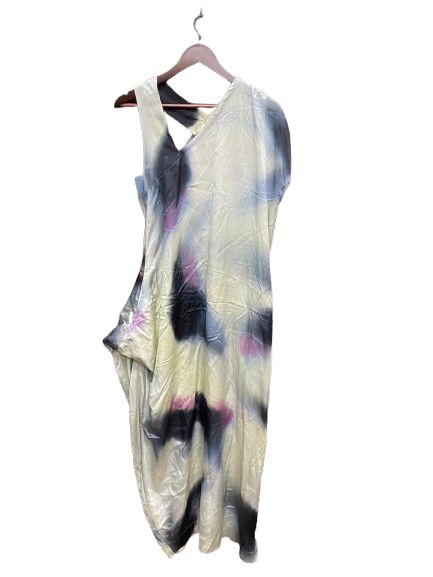 ISSEY MIYAKE イッセイミヤケ　アシンメトリーワンピース イッセイ ミヤケ新作、アシンメトリーなニットワンピース