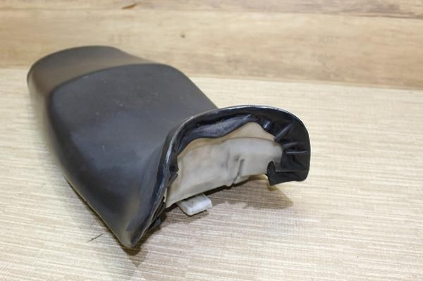 ☆カワサキ☆ZZR1100☆ZXT10C☆シート☆K40-71