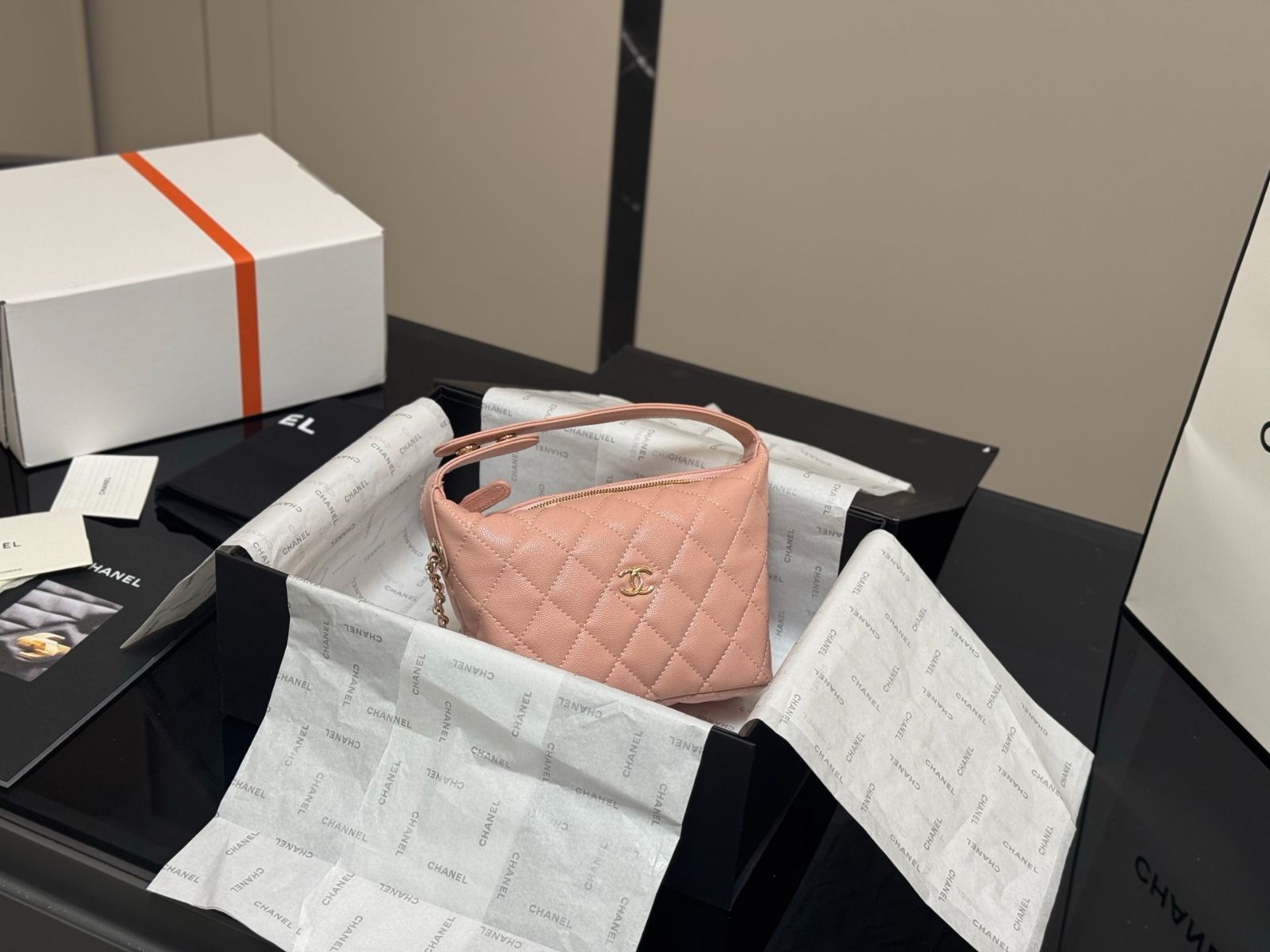 今日特価】Chanel Bento Hobo Bag・シャネル 弁当箱 ホーボー