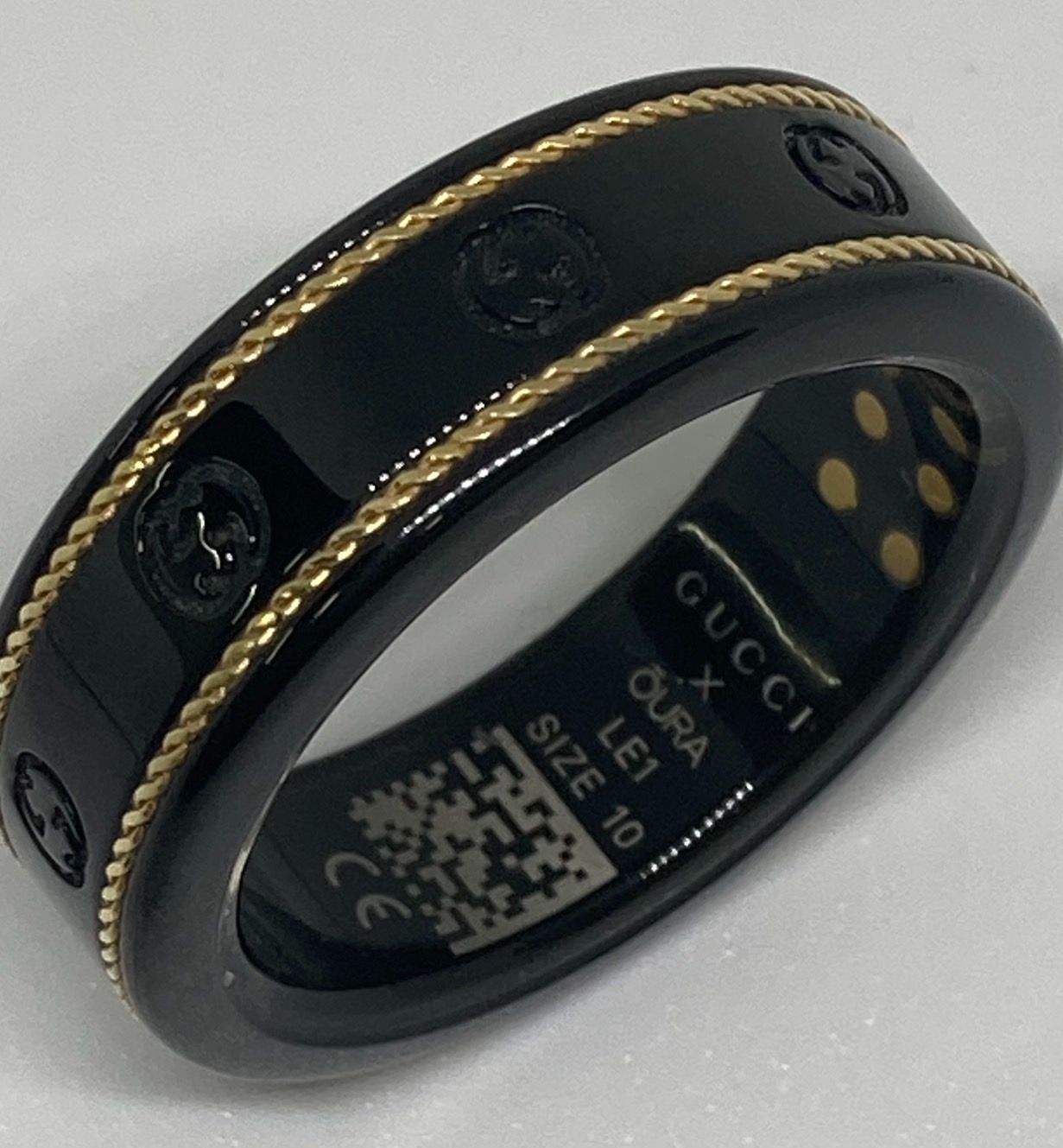 GUCCI × Oura コラボ　新品未使用 Ouraとグッチがコラボ、健康管理できる高級スマートリングを発売