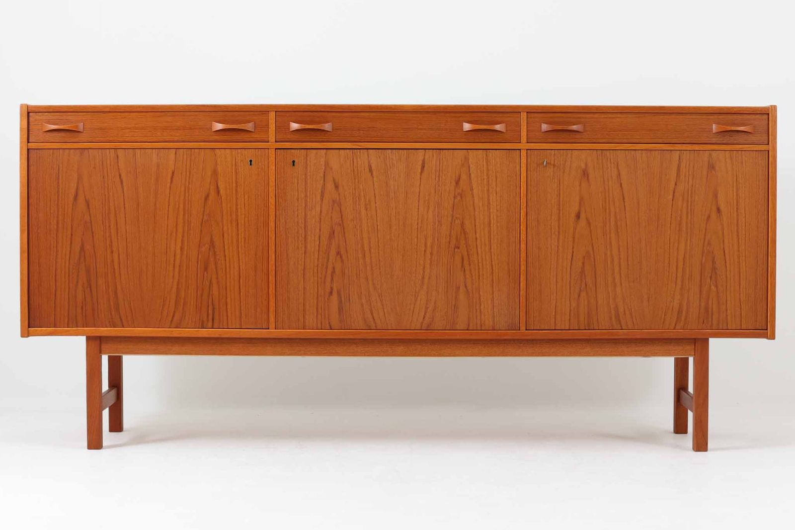 ギロック様たのめる便 カリモク KARIMOKU コロニアル チェスト 綺麗