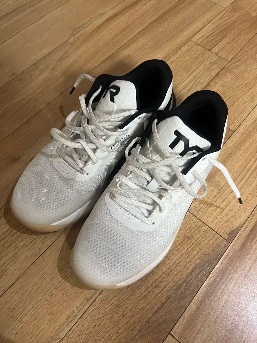 tyr エリート カーボン トレーナー 265