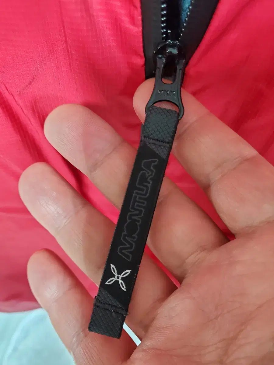 MONTURA モンチュラ