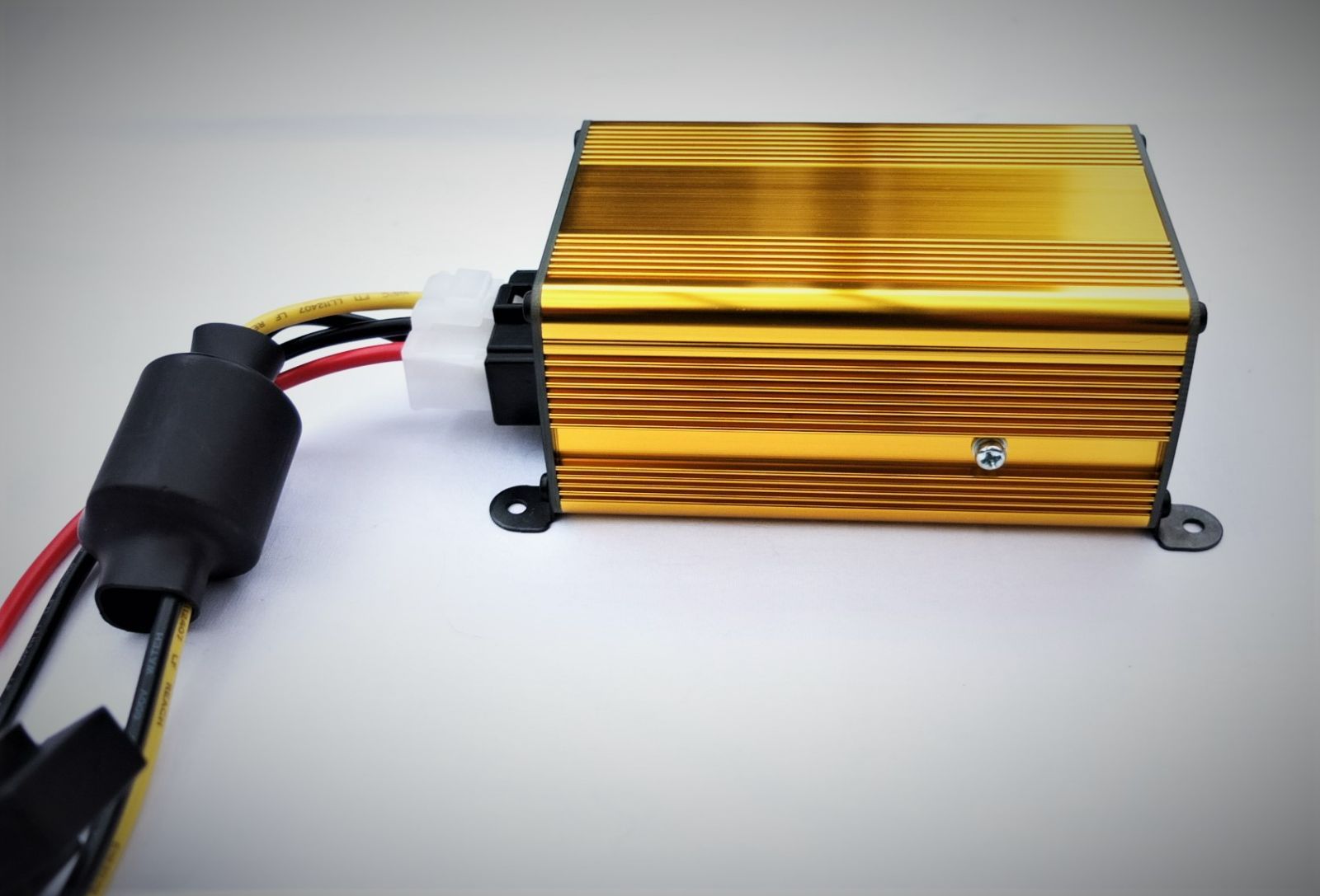 DC-DCアップバーター9V～13.5V⇒13.8V 安定化電源AM小型軽量！ - メルカリ