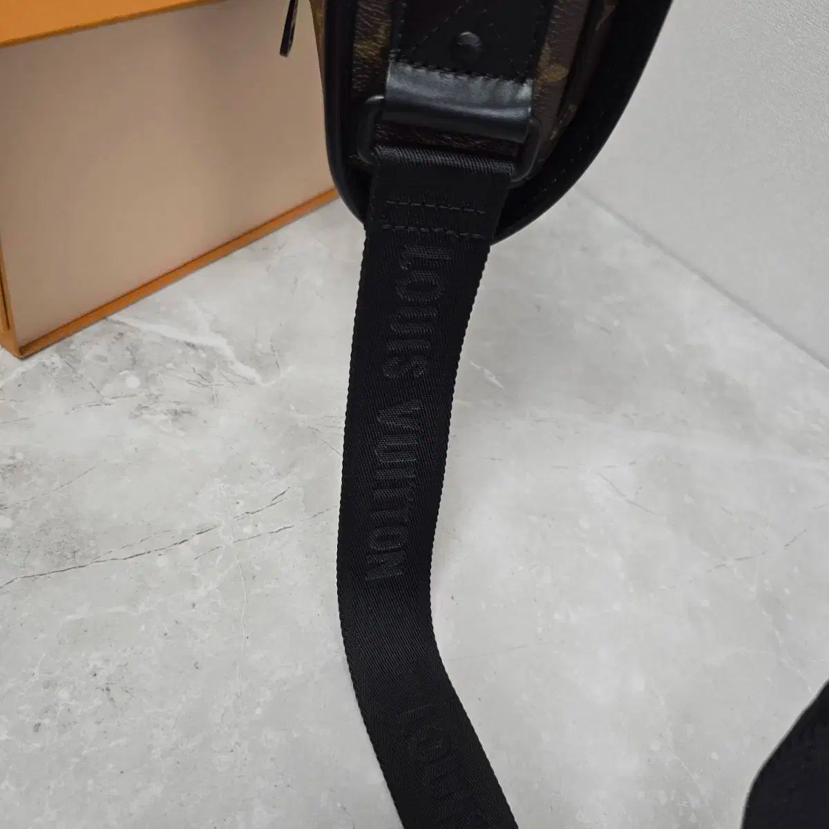 モノグラム クロスバック