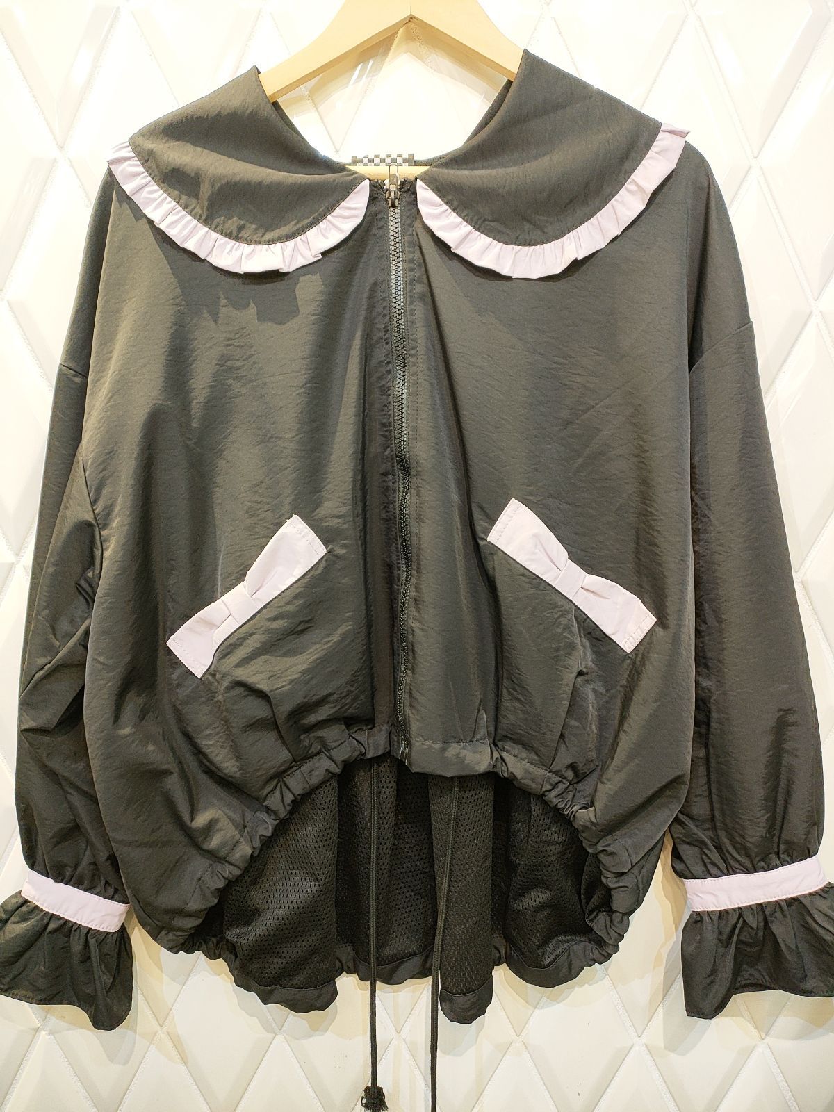 フリル襟ジャケット ブラック×ピンク