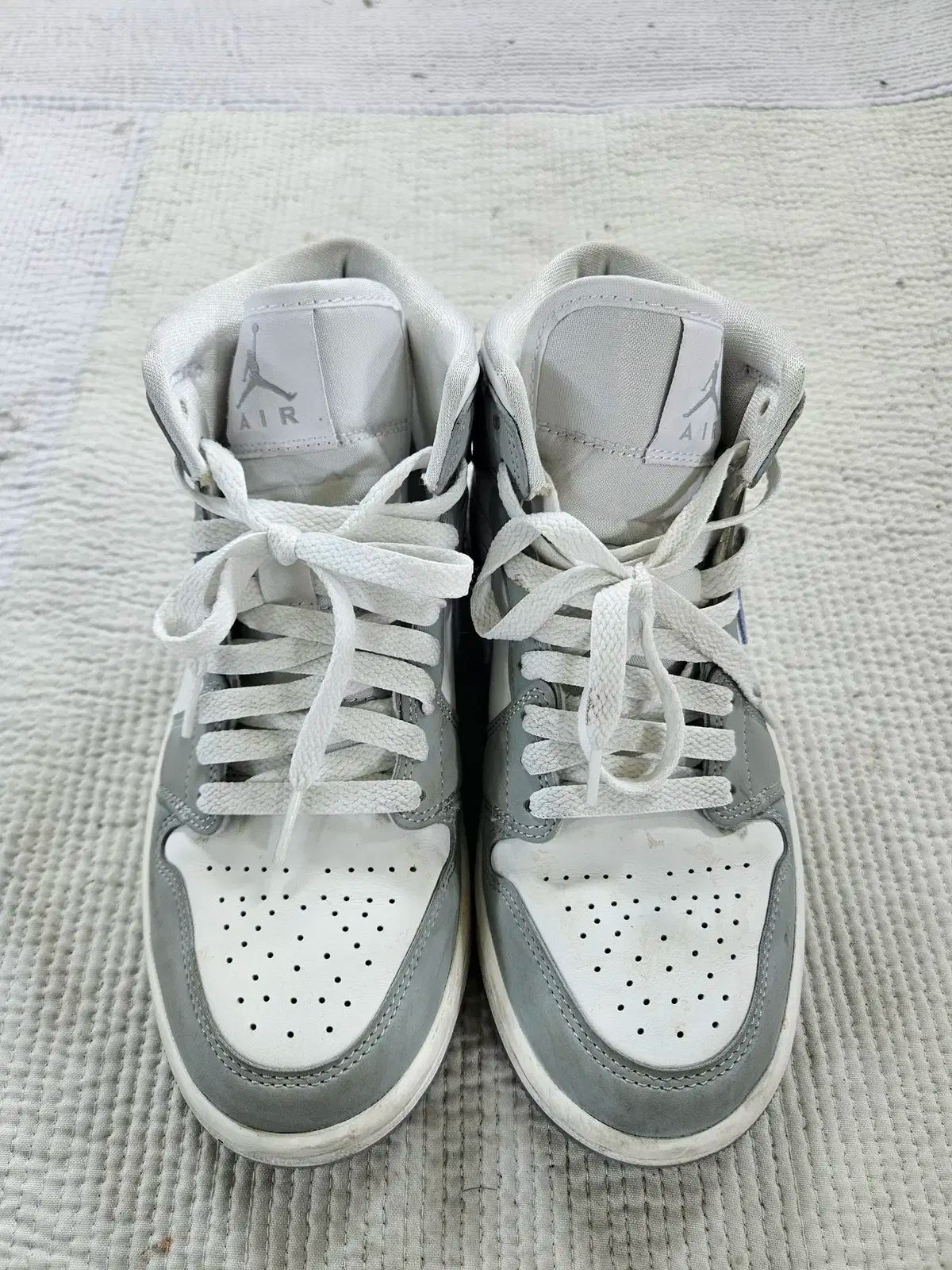 NIKE ナイキ ジョーダン 1 ミッド ウルフ グレー サイズ 230 70000