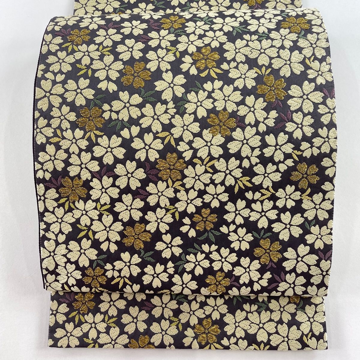 直売人気商品 袋帯 美品 名品 桜 金糸 唐織 黒 六通 正絹 【中古】