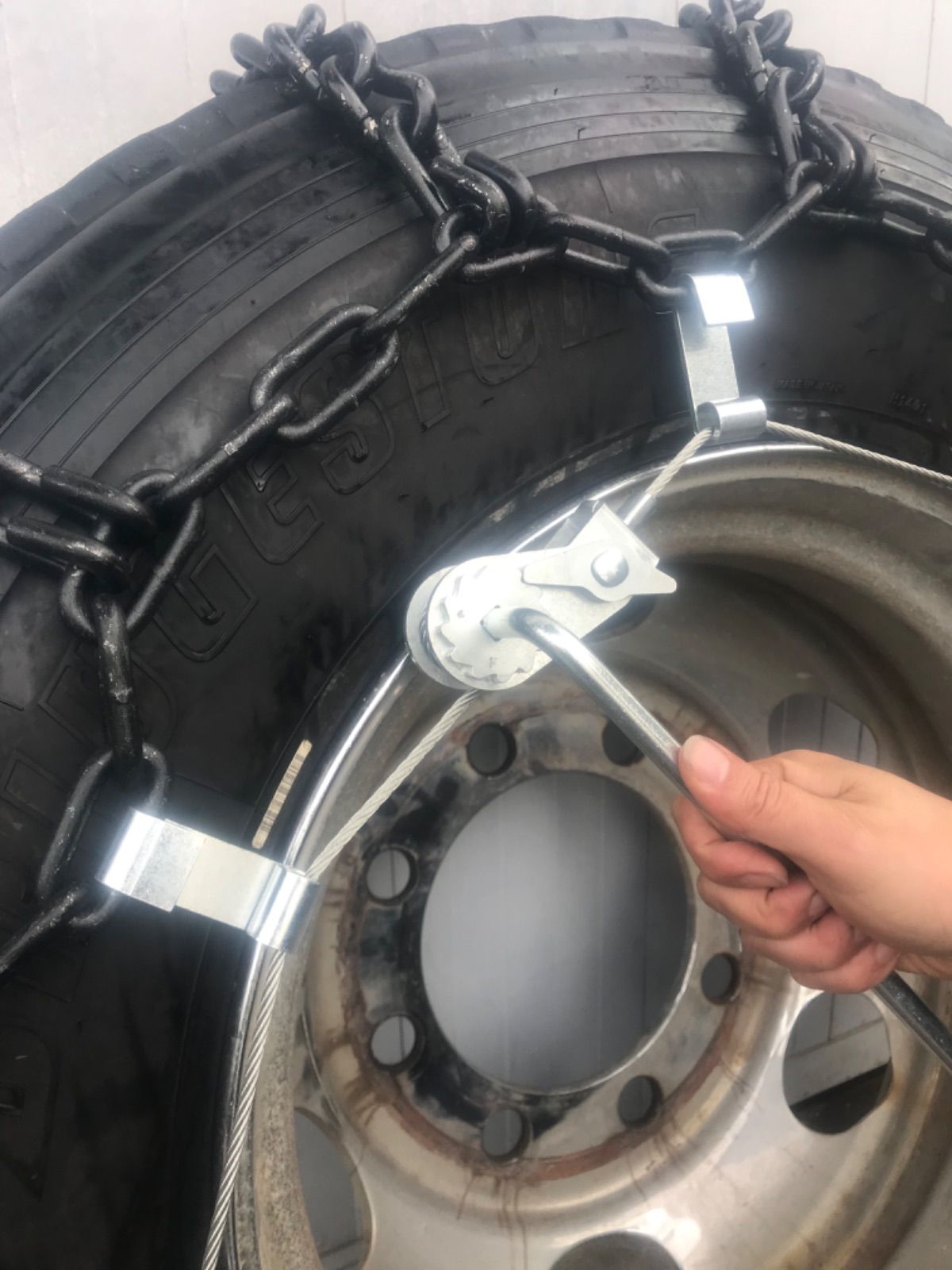 16 9 24 ラチェット式ワイヤーバンド 除雪 建機タイヤチェーン用