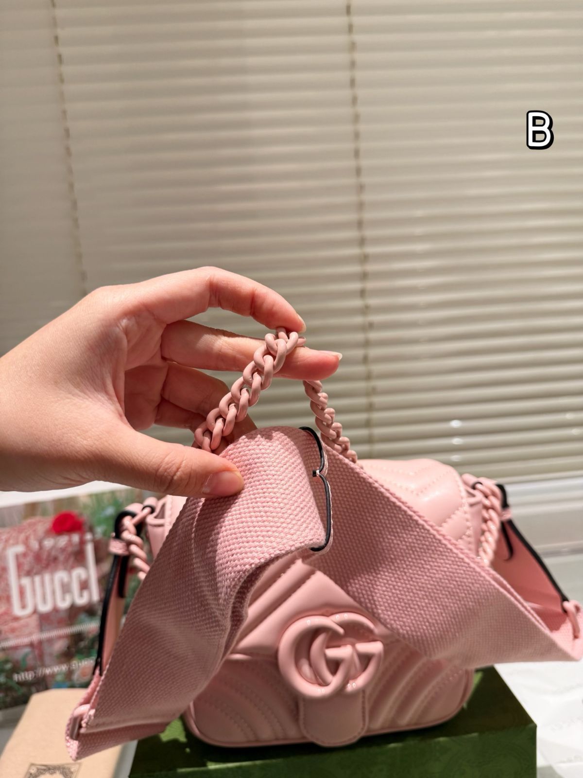 GUCCI GGマーモント　スクエアバック GUCCI GGマーモント スクエアミニバッグ 2025SS ? 22×15cm [本日